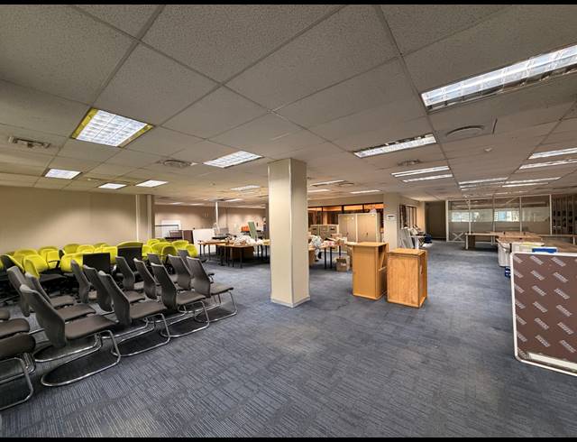 890M² OFFICE TO LET IN DE WATERKANT